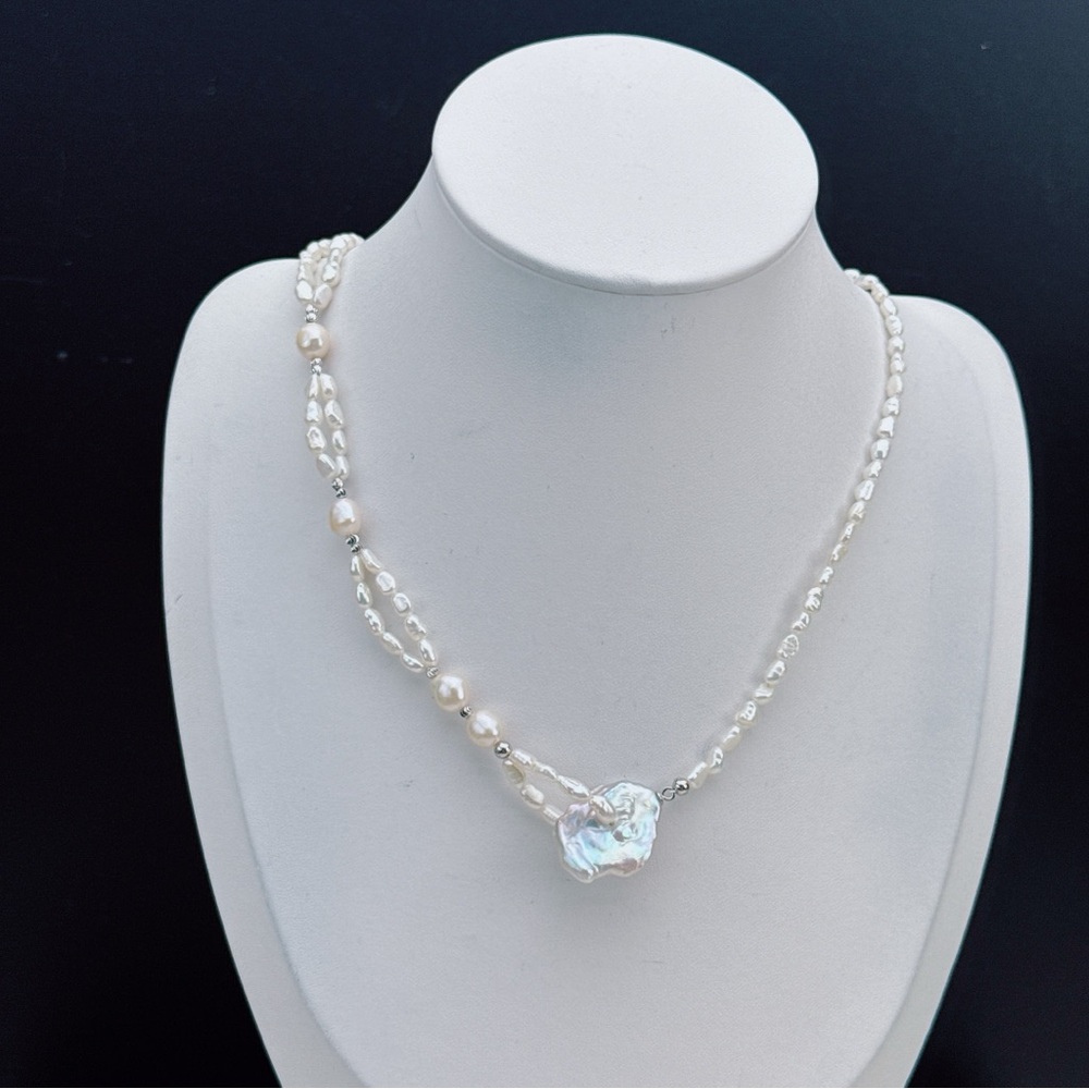 X141 Handmade Freshwater Baroque Pearl Necklace - Picture 2 of 8